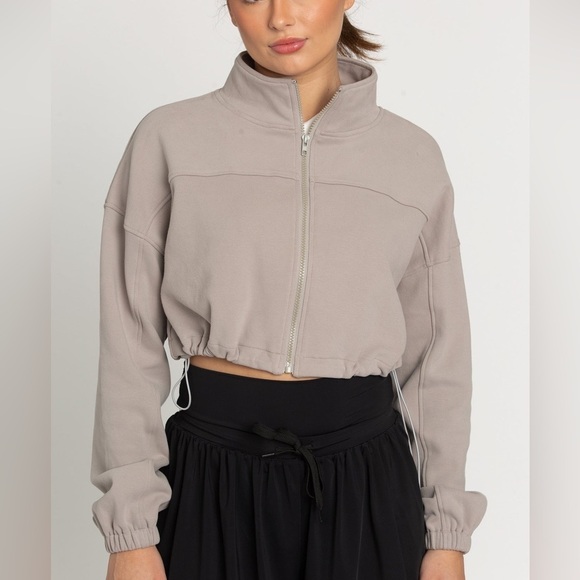 gold hinge Tops - Gold Hinge Misty Cinched up Jacket, Size Medium